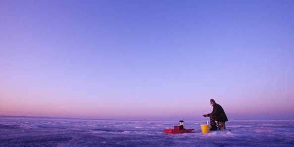 LOWRANCE® ANNOUNCES NEW PREMIUM EXPLORER SERIES ICE FISHING PACK