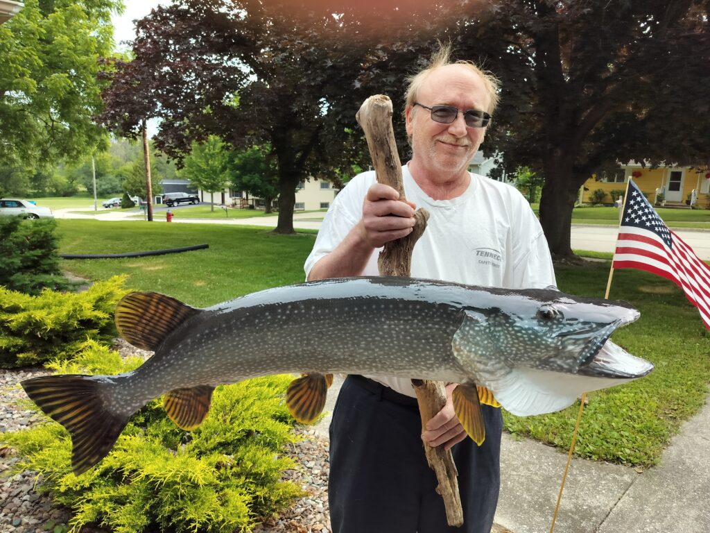 Dan finally got his 42 incher home. Congratulations !!!!