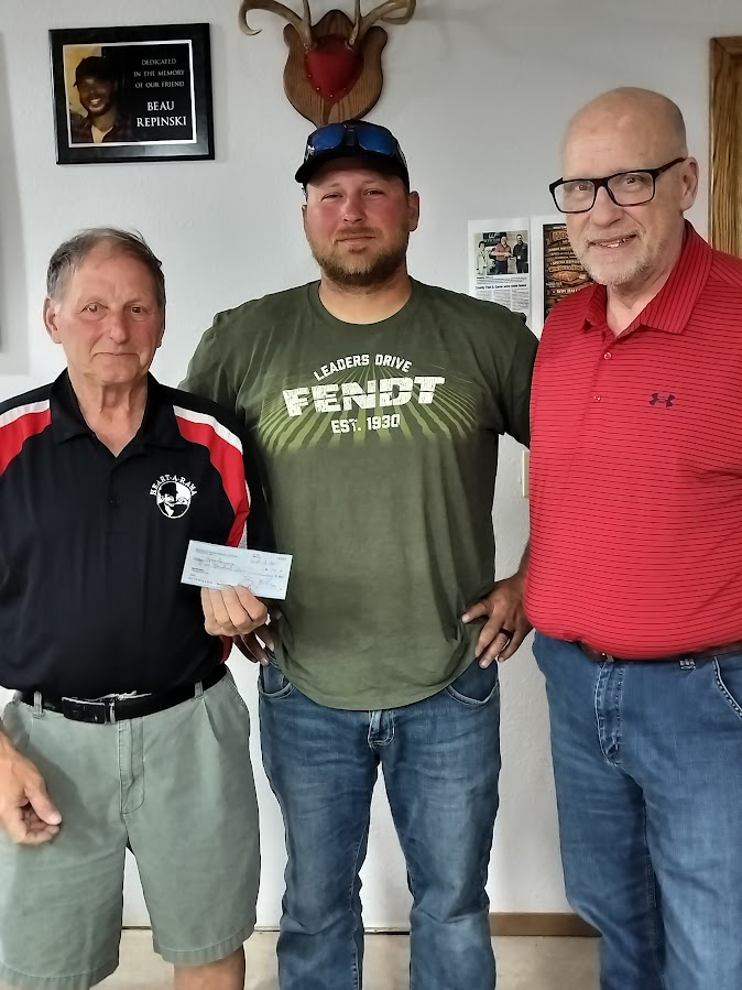 Donation of $500 to Heart-A-Rama by Mishicot Sportsmen’s Club